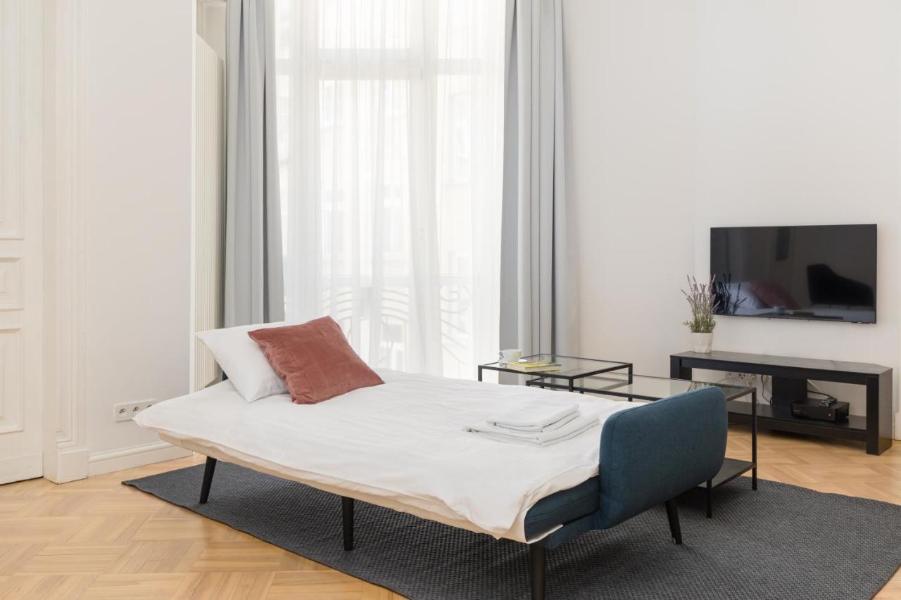 Marszalkowska 58 - Classy Two Bedroom Apartment With Balcony By Noclegi Renters Varsavia Esterno foto