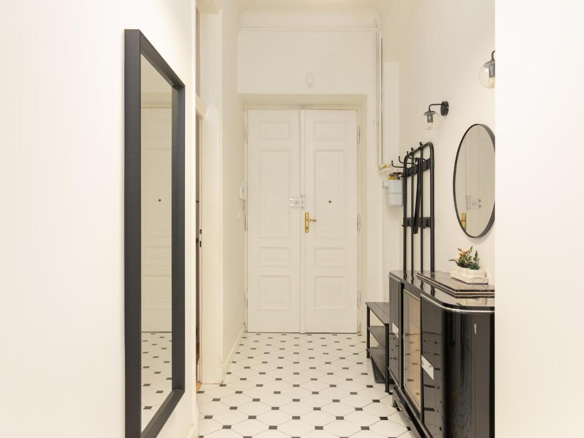 Marszalkowska 58 - Classy Two Bedroom Apartment With Balcony By Noclegi Renters Varsavia Esterno foto