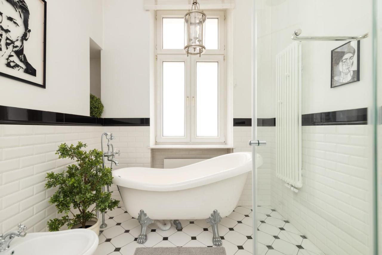Marszalkowska 58 - Classy Two Bedroom Apartment With Balcony By Noclegi Renters Varsavia Esterno foto