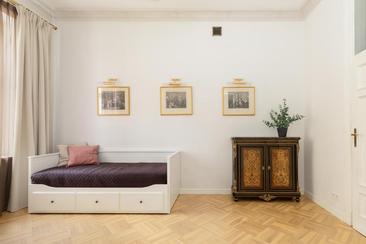 Marszalkowska 58 - Classy Two Bedroom Apartment With Balcony By Noclegi Renters Varsavia Esterno foto